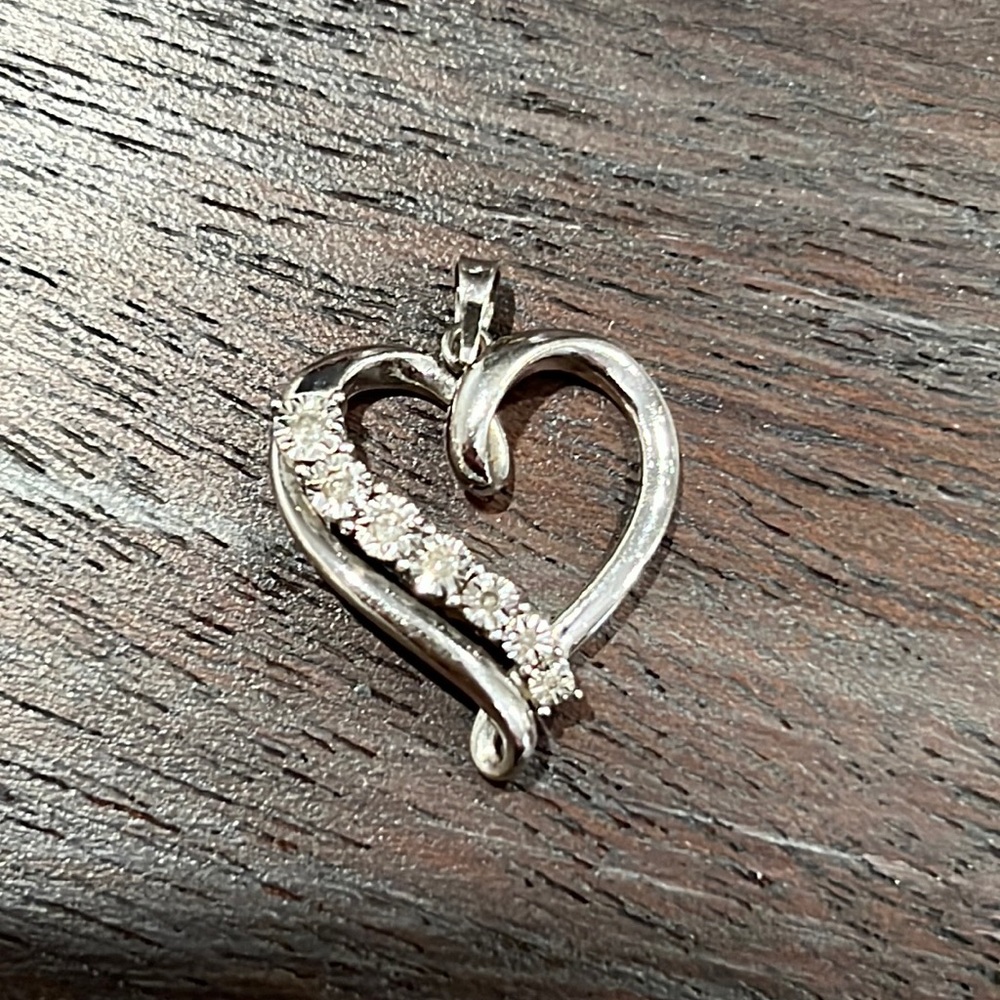 Stamped 925 RL vintage heart sterling silver pendant or charm. EUC with no flaws